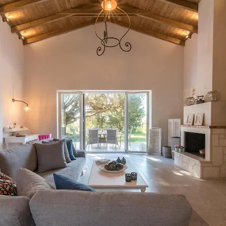 Villa Astarte - Anantara With Pool Argászi